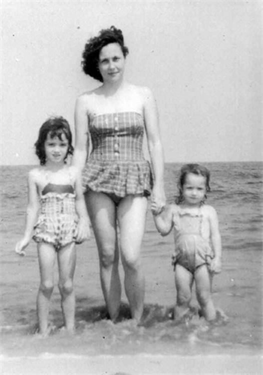 That's my mom on the left with her knobby knees and wasn't my grandmother gorgeous!?