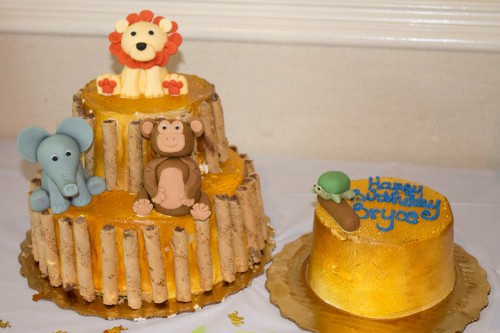 This Zoo Animal Birthday Cake is perfect for a zoo birthday party!