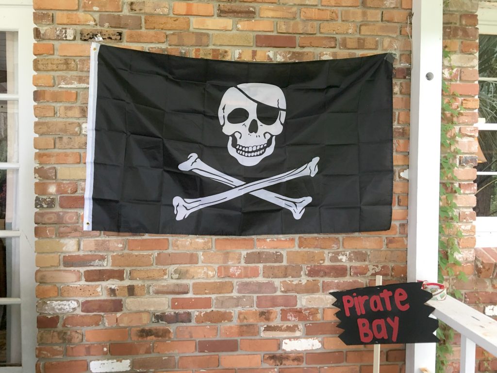Are you dying to throw your son an awesome pirate party for his birthday? Here's how I did it!
